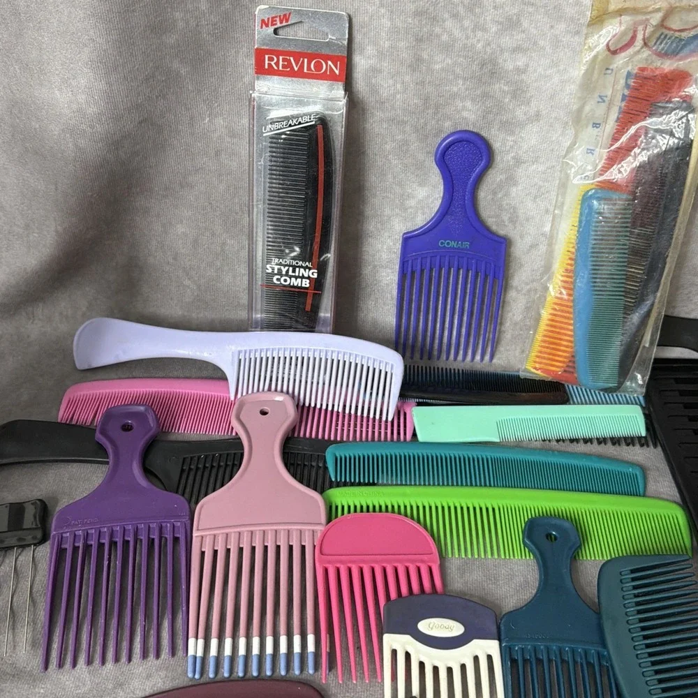 Huge Lot Of Vintage Combs Goody Ace Unbreakable Revlon Conair